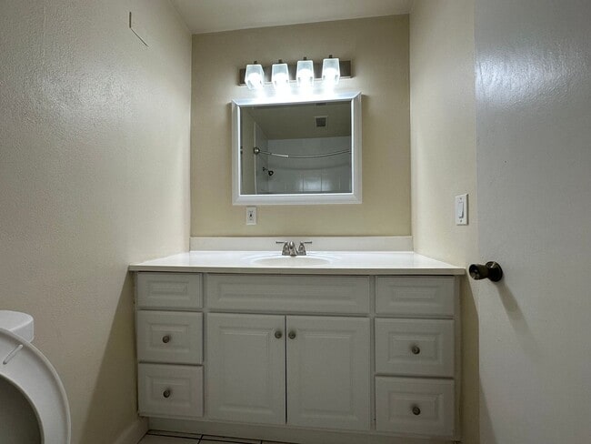 Interior Photo - 1321 Franklin