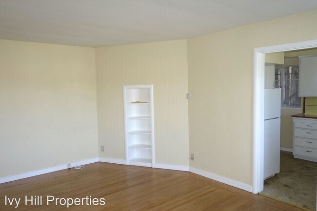 Building Photo - 2641 Ivy Dr