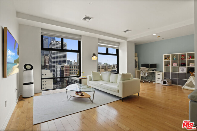 Foto del edificio - 801S S Grand Ave
