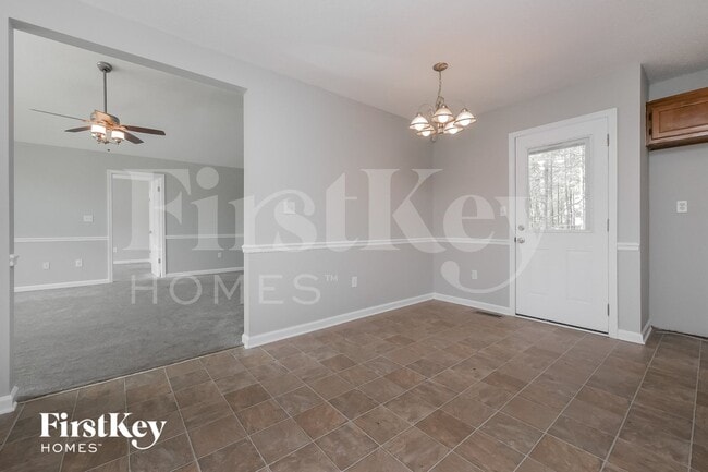 Foto del edificio - 221 Whitney Ln