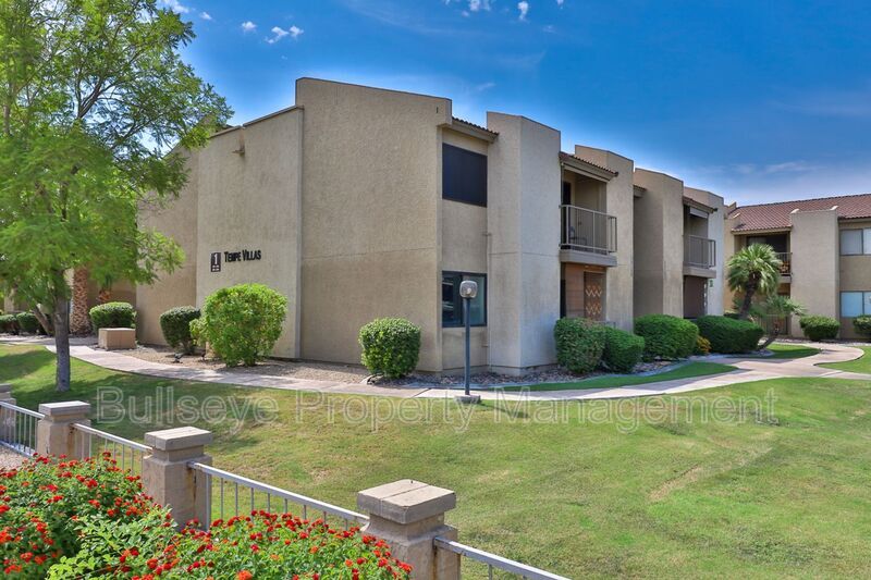 Foto principal - 1111 E University Dr