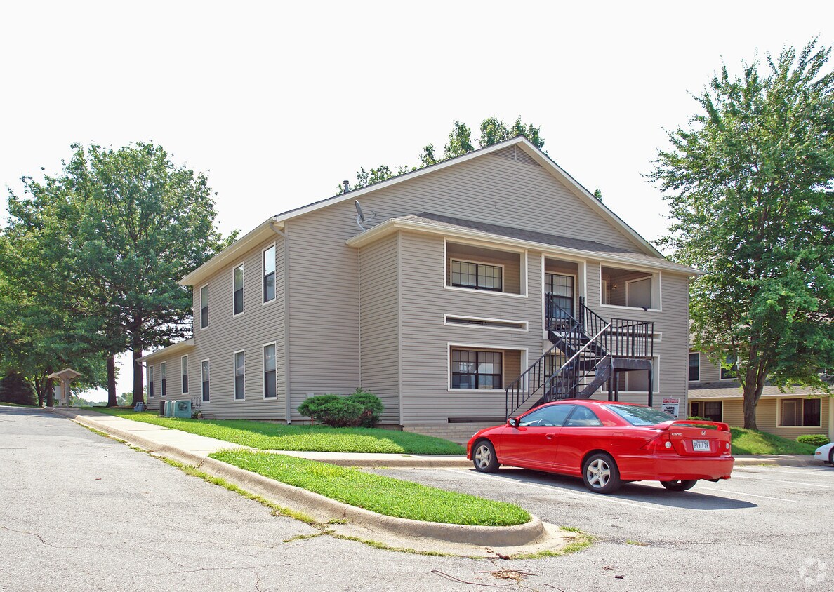 404 Fairway Cir, Springdale, AR 72764 Apartments in Springdale, AR