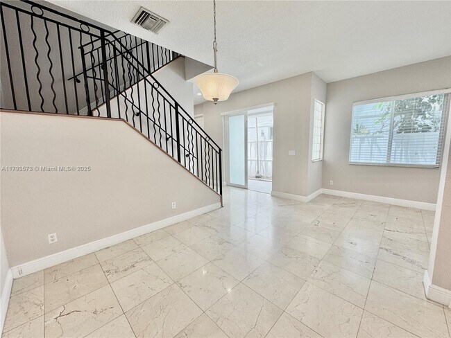 Foto del edificio - 504 SW 4th Ave