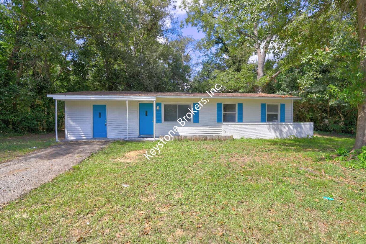 Foto principal - 2423 Thrasher Ave