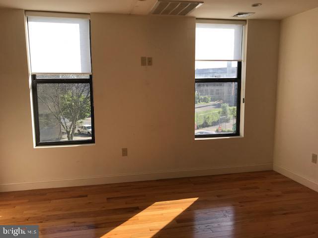 Building Photo - 2908 Ridge Ave