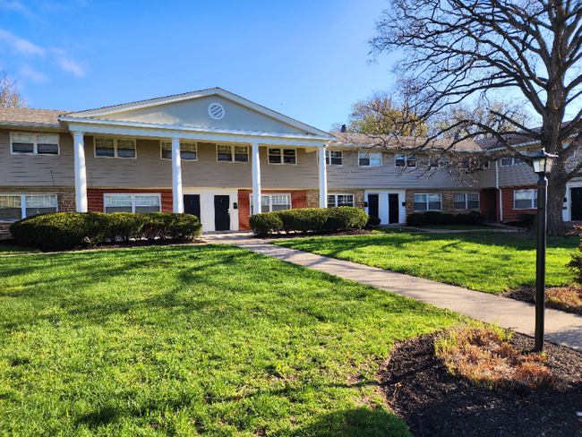 Foto del edificio - 7505 Montgomery Rd