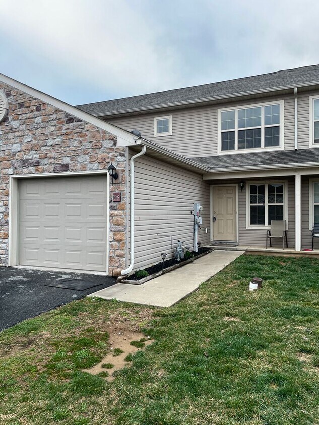 3 bed 3 bath Townhouse in Marietta Townhome Rentals in Marietta PA