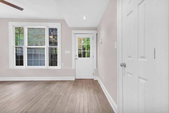 entry to unit - 1046 Tilden St NW