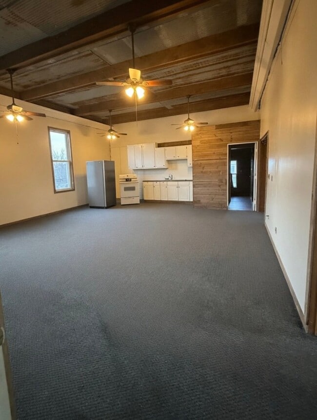 Building Photo - 302 S Mayne St