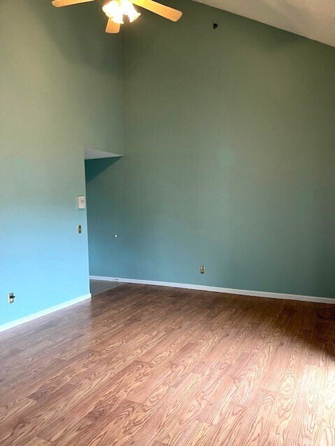 Foto del edificio - 74 Tennis Plaza Rd