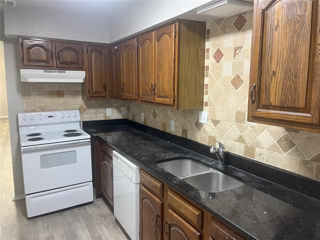 Foto del edificio - 10524 Shadywood Dr