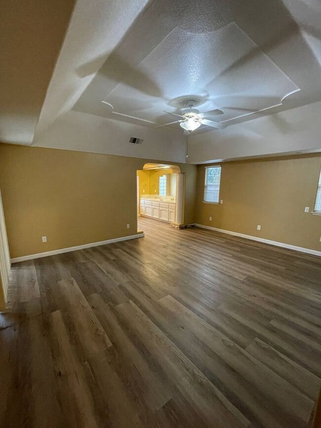Foto del edificio - Live Vibrantly at 2488 Plumwood!