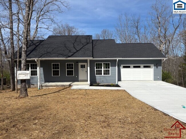 Building Photo - 165 Lakeshire Dr