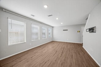 Building Photo - 22014 Birchwood River Trl