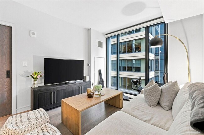 Foto del edificio - 55 Lagrange St