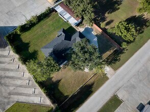 Building Photo - 13315 Weiman Rd