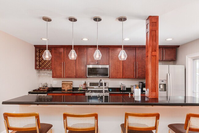 Foto del edificio - 99 W Circular St