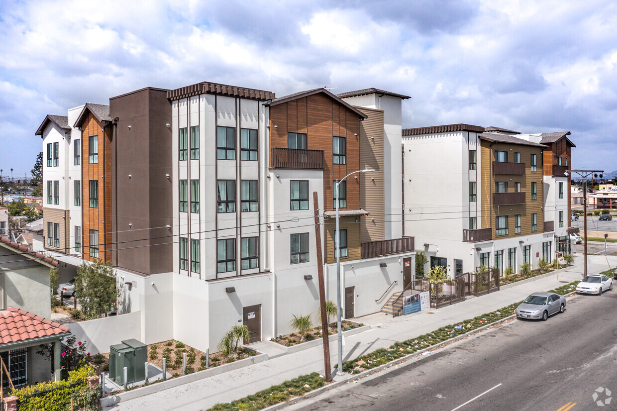 Foto principal - Residences at Main