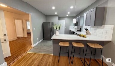 Building Photo - 50 Lithgow St