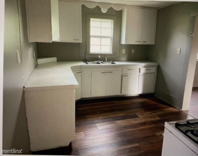 Building Photo - 3 br, 2 bath House - 2021 Remco 606 E 3rd