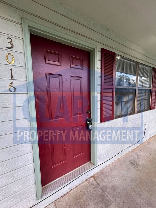 Building Photo - 3014/3016 Blue Springs Rd