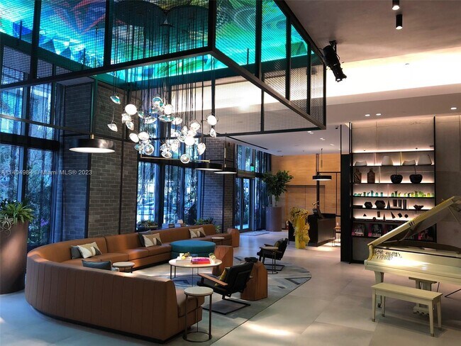 Foto del edificio - 121 NE 34th St