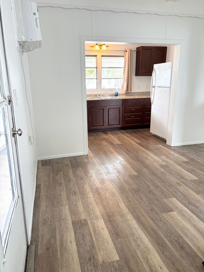 Building Photo - 55+ Community Move in Special Half off fir...