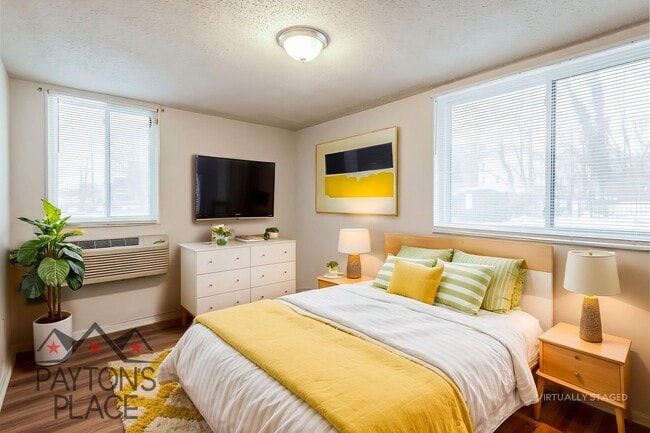 Spacious condo with Water included and Parking!!! FIRST MONTH'S HALF OFF - Spacious condo with Water included and Parking!!! FIRST MONTH'S HALF OFF