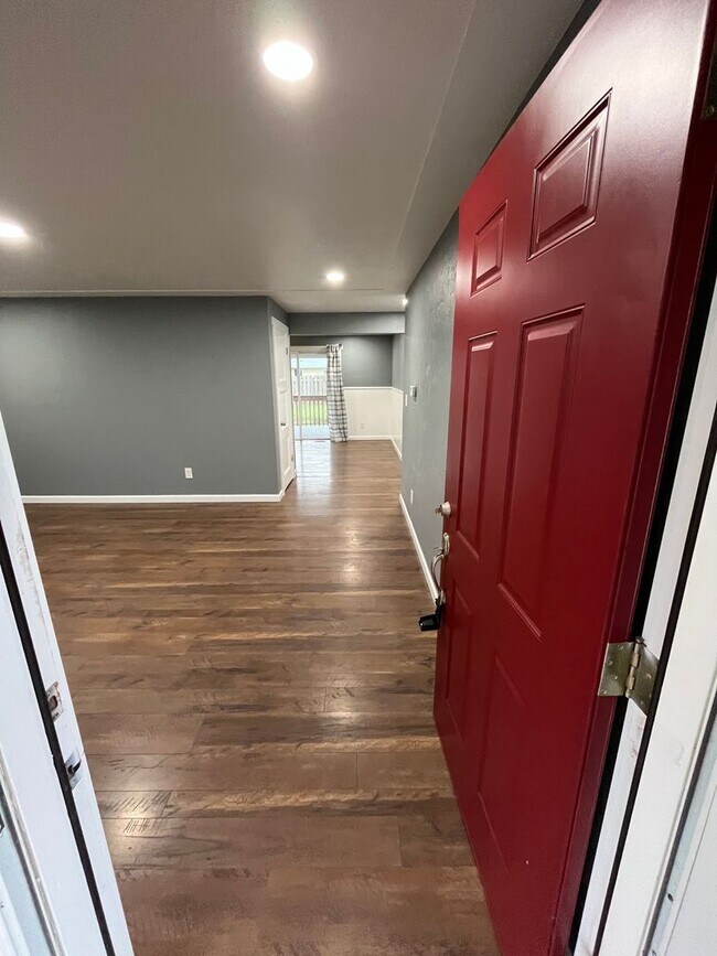 Foto del edificio - Lovely updated 3 bedroom, 2 bath