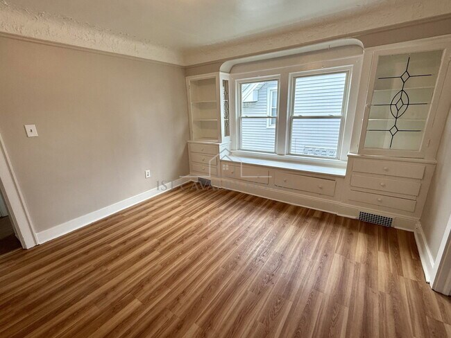 Foto del edificio - 656 Hammel St