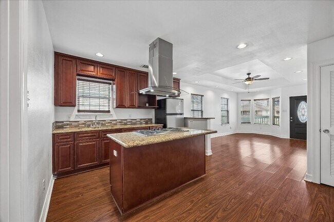 Foto del edificio - 708 E 32nd St