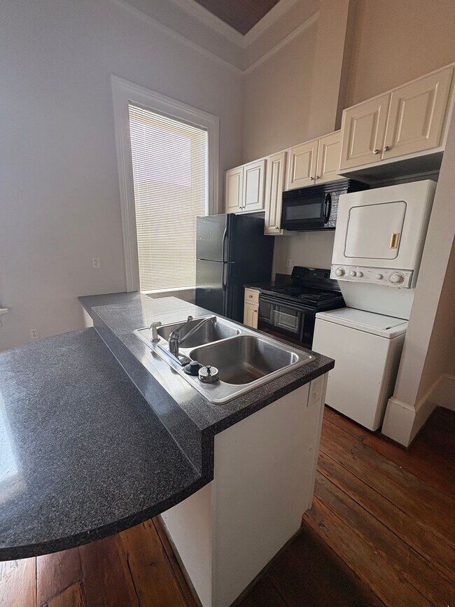 Foto del edificio - 460 Poplar St