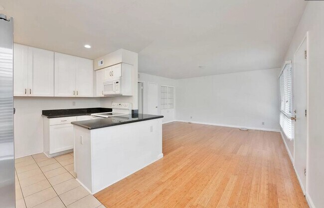 Foto del edificio - 2 bed, 2 bathroom in San Mateo