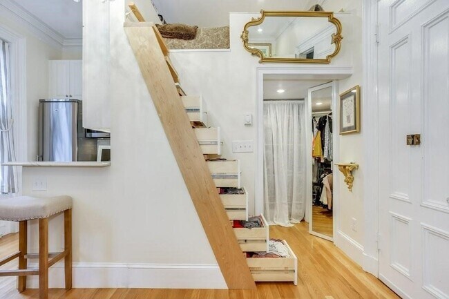 Building Photo - 376 Marlborough St