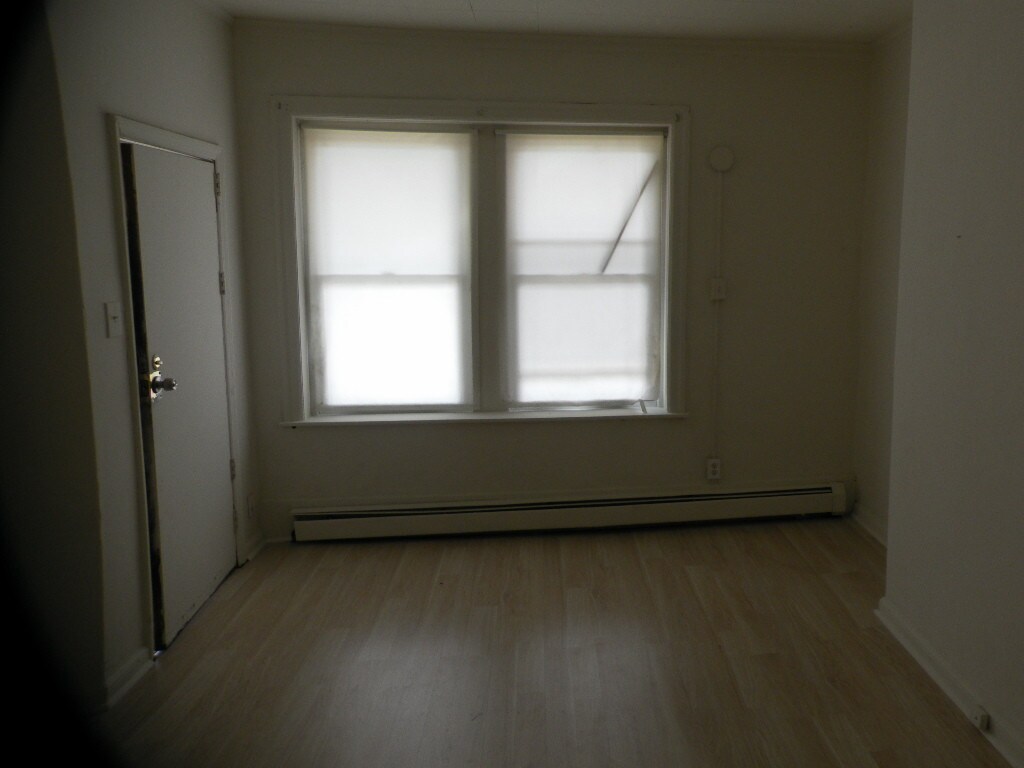 Primary Photo - 6033 Elmwood Ave