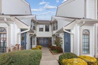 Building Photo - 208 Sunshine Ct