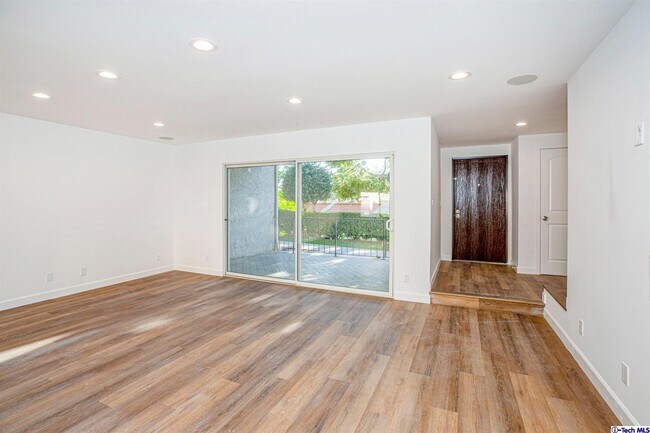 Foto del edificio - 7773 Via Ronaldo