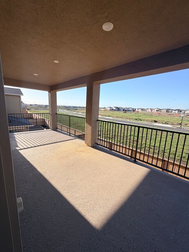 Building Photo - 5318 Lake Mary Dr