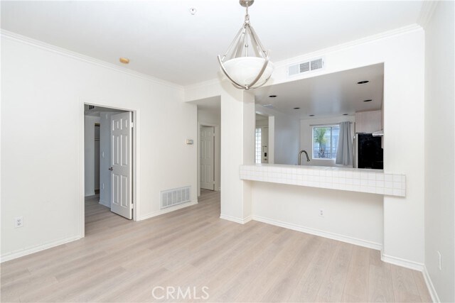 Building Photo - 2253 Martin