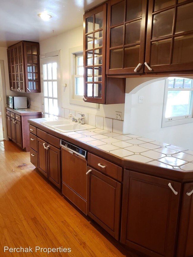 Building Photo - 3 br, 2 bath House - 1832 Parkside Drive