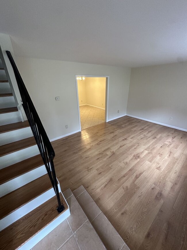 Building Photo - 1612 Trently Ct