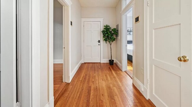 Foto del edificio - 78 Glenville Ave