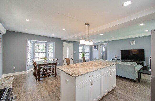 Foto del edificio - 3330 Kelton St