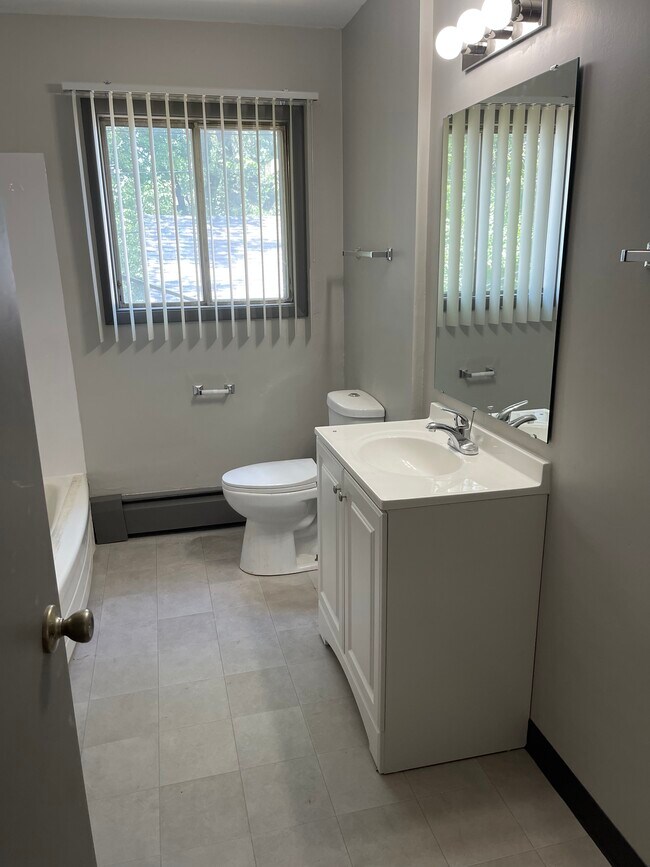 Bathroom - 1111 18 1/2 St S