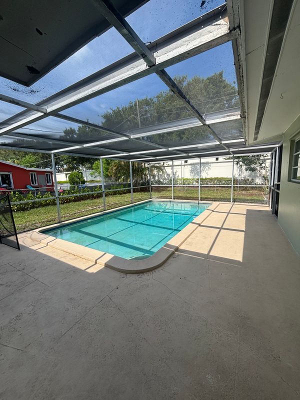 Building Photo - 9109 Bamboo Dr