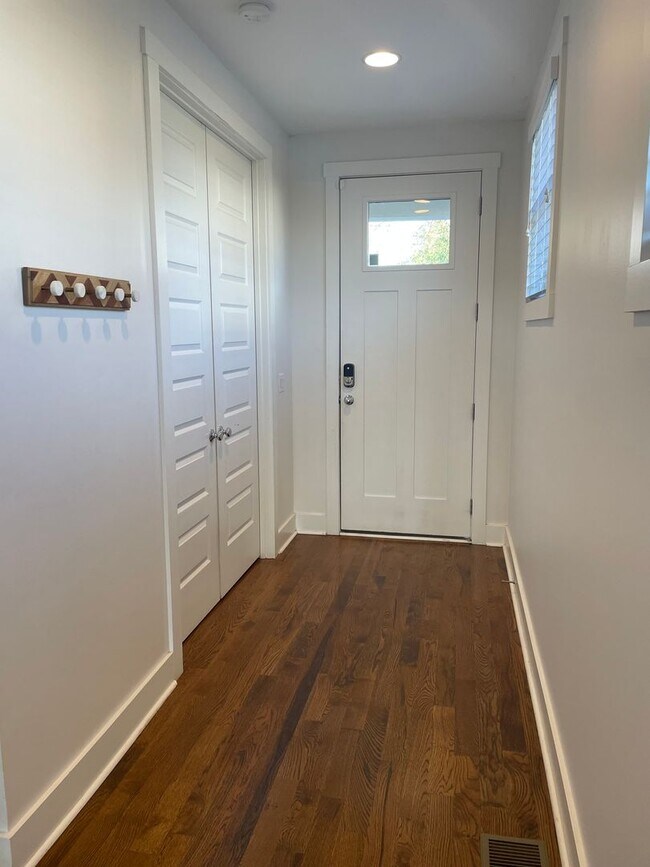 Foto del edificio - 561A Veritas St