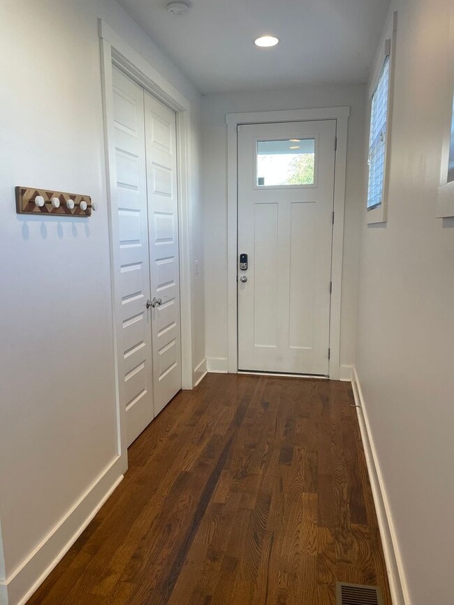 Photo - 561A Veritas St House