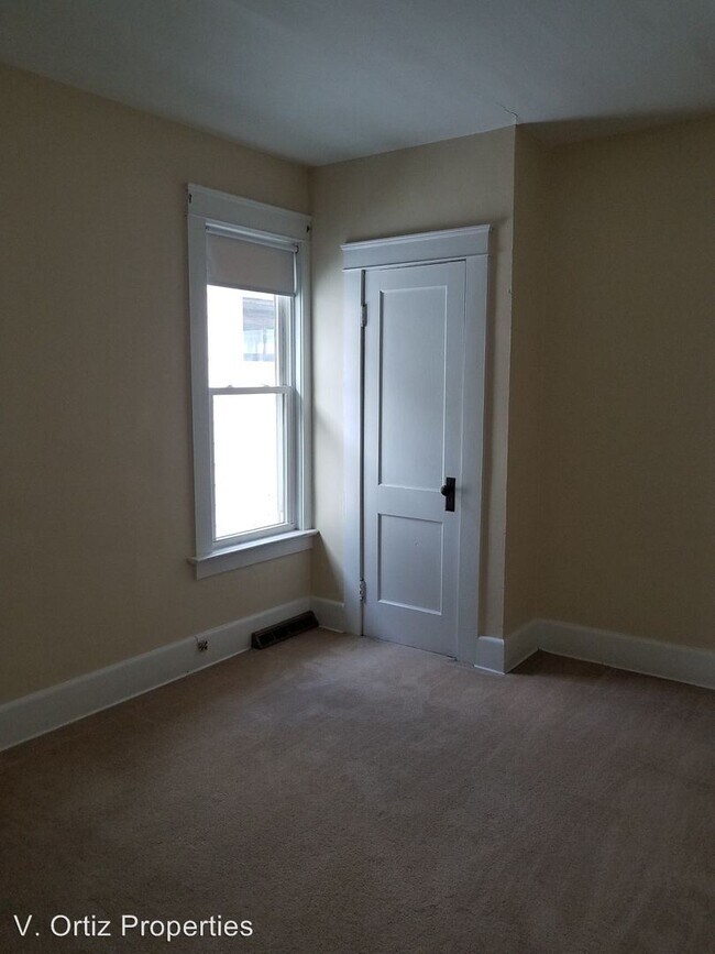 Building Photo - 2 br, 1 bath House - 1225 West 8th Street