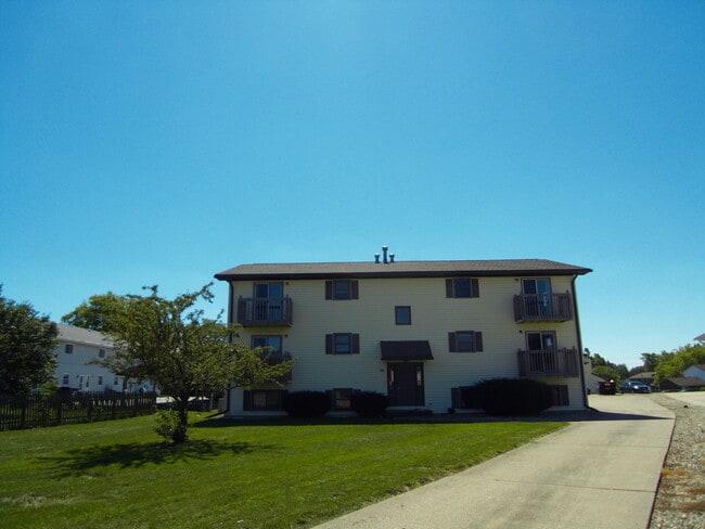 Building Photo - 105 Kennebeck Ct