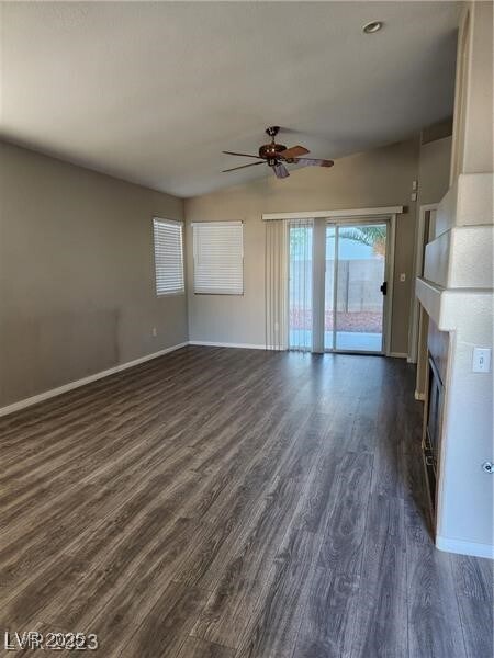 Foto del edificio - 1595 Raining Hills St